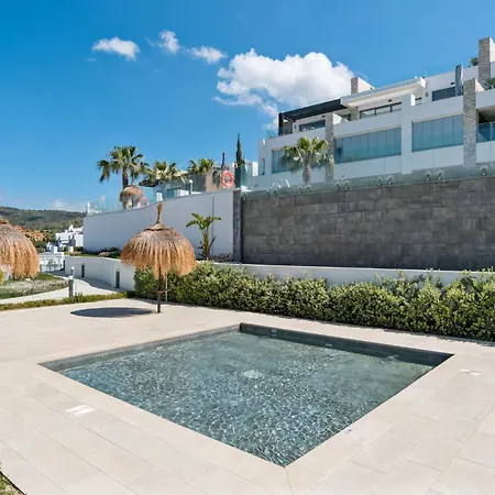 Vivi Homes - Queen - Sea Views - Golf - Mountain Views